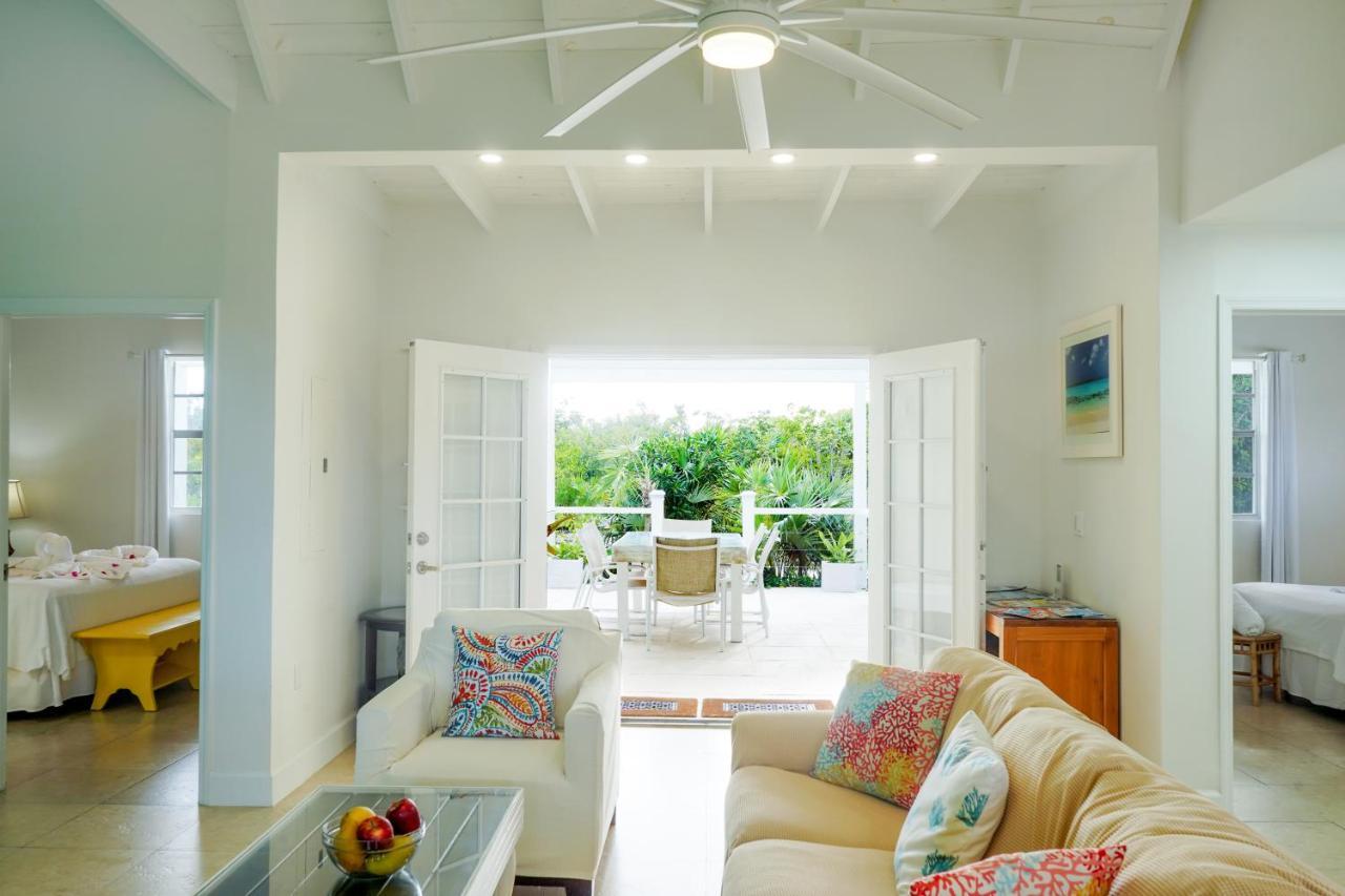 Modern Cottage With Chalk Sound Views プロビデンシアレス エクステリア 写真